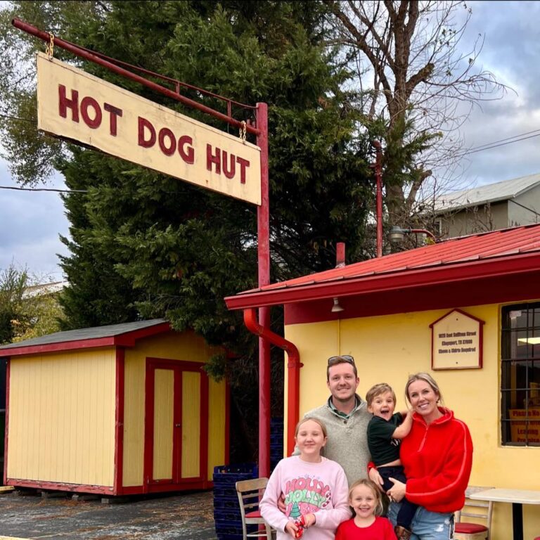 Hot Dog Hut Logo 768x768